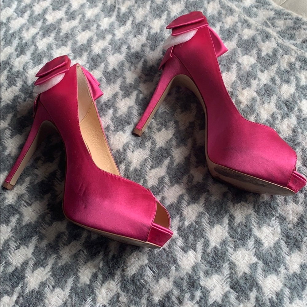 Por La Victoire Pink Satin platforms - Picture 5 of 16
